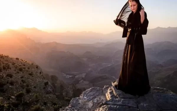 Holiday Abayas: Combine Comfort and Refinement While Traveling