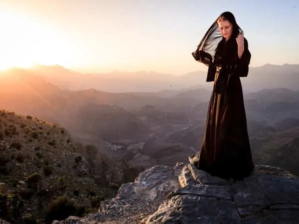 Holiday Abayas: Combine Comfort and Refinement While Traveling