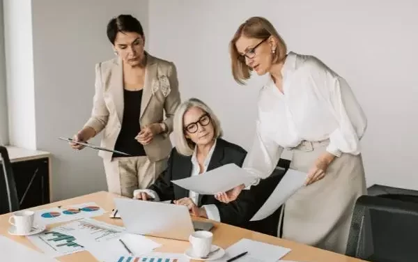 How a Financial Consultant Can Make Tax Time (Way) Less Stressful